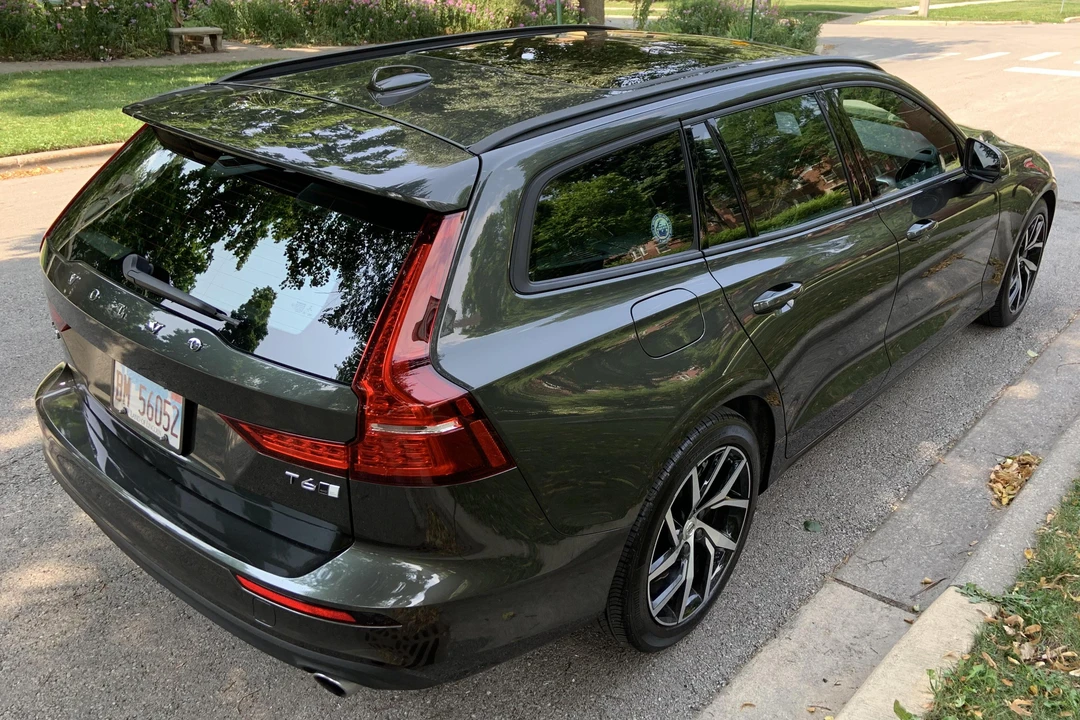 2019 Volvo V60 2nd Gen - Image 14 of 31