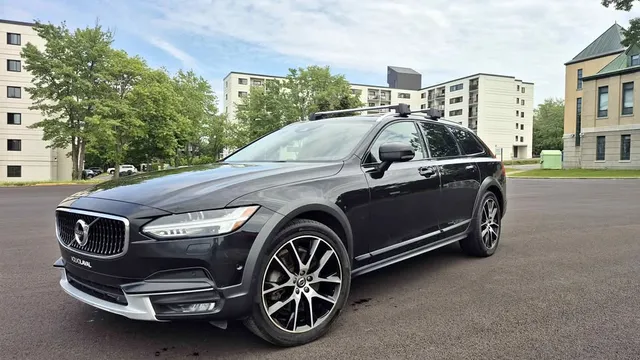 2019 Volvo V90 Cross Country