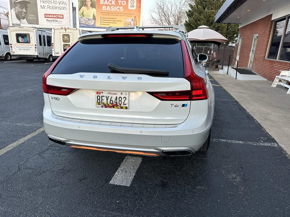 2019 Volvo V90 - Image 17 of 31
