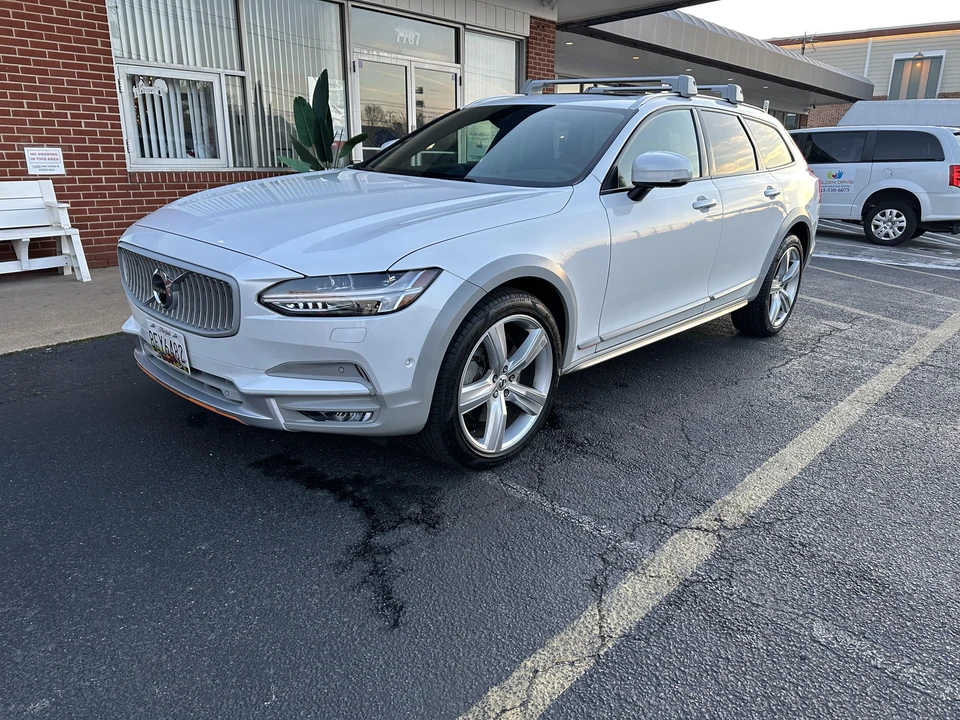2019 Volvo V90 - Image 11 of 31