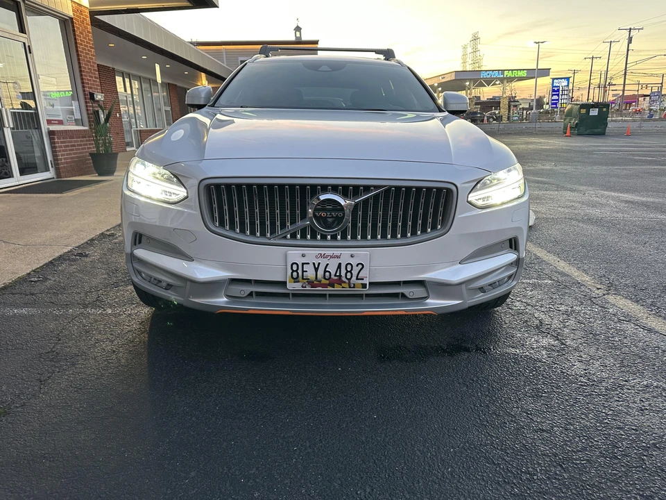 2019 Volvo V90 - Image 8 of 31