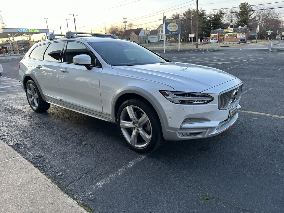 2019 Volvo V90 - Image 22 of 31