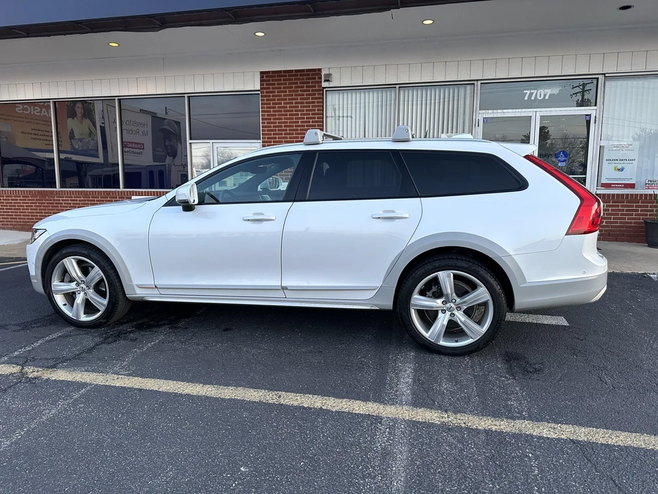 2019 Volvo V90 - Image 13 of 31