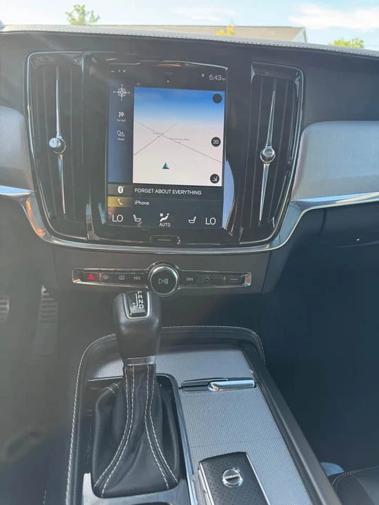 2019 Volvo V90 - Image 9 of 10