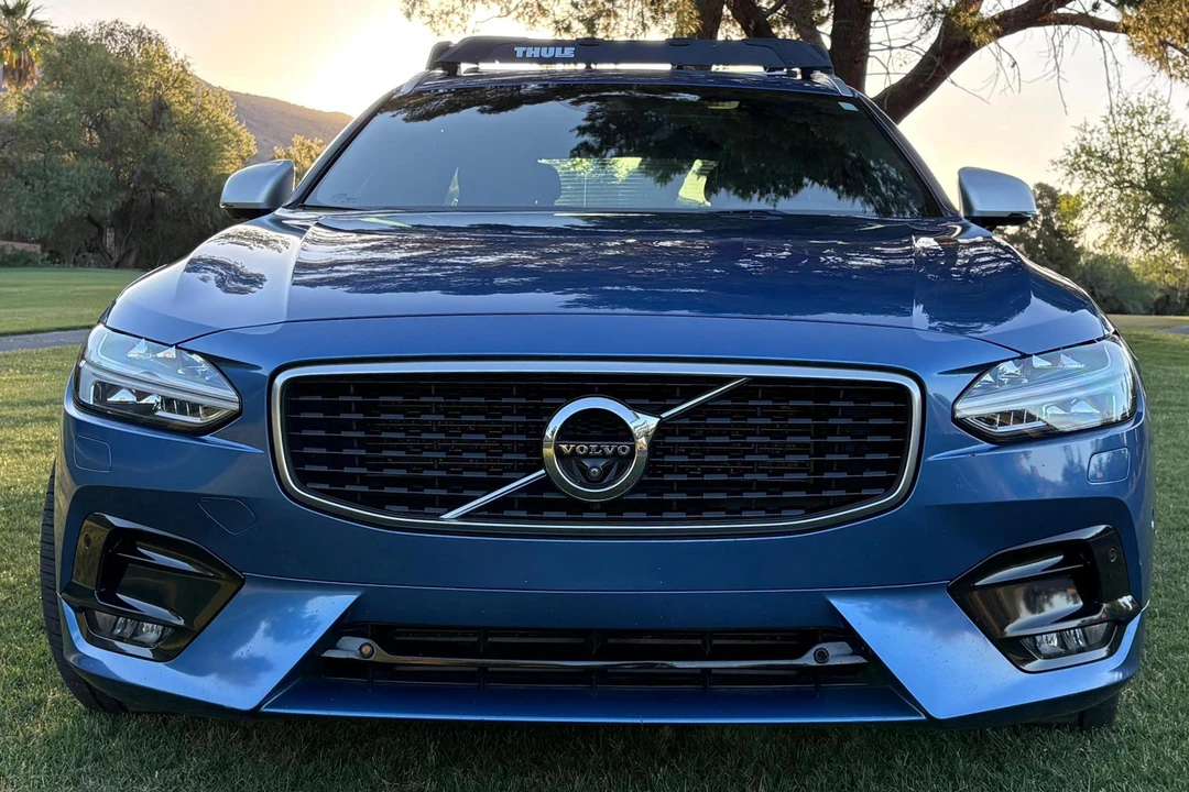 2019 Volvo V90 - Image 2 of 31