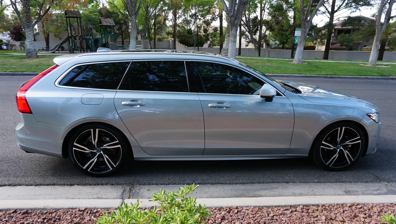 2019 Volvo V90 - Image 10 of 31