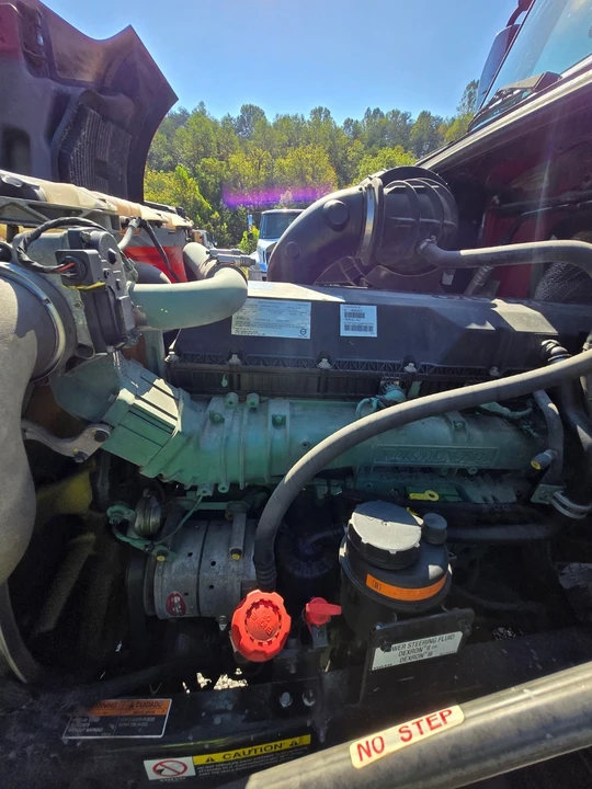 2019 Volvo - Image 6 of 21