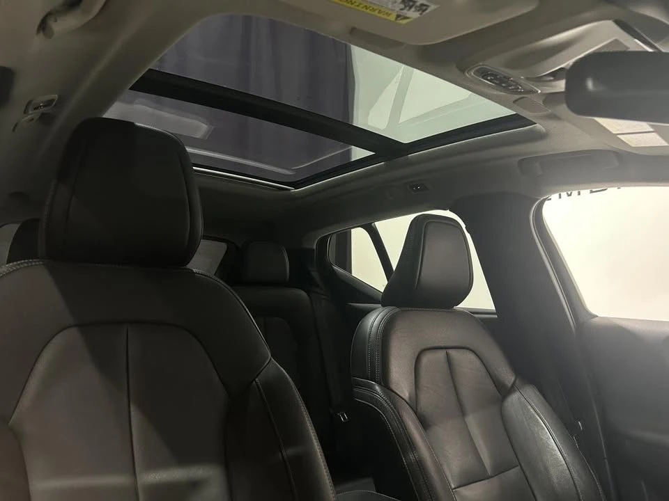 2019 Volvo XC40 - Image 10 of 20