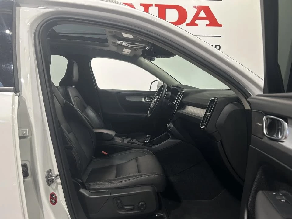 2019 Volvo XC40 - Image 9 of 20