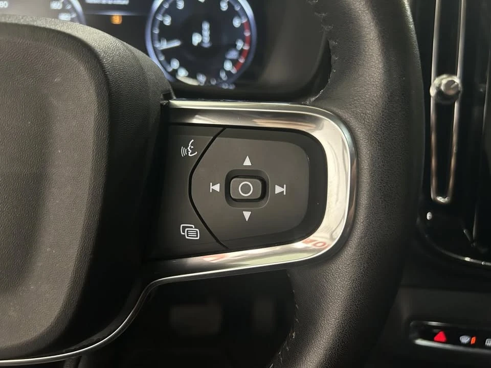 2019 Volvo XC40 - Image 19 of 20