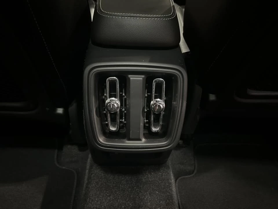 2019 Volvo XC40 - Image 15 of 20