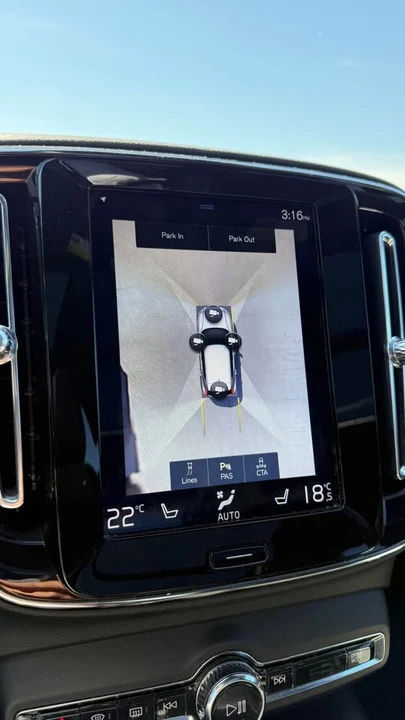 2019 Volvo XC40 - Image 14 of 16
