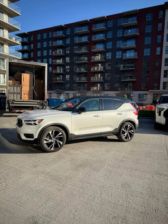 2019 Volvo XC40 - Image 2 of 10
