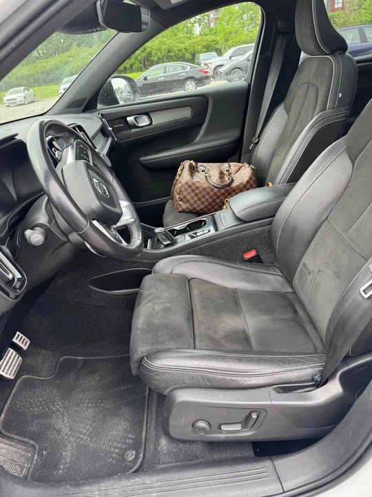 2019 Volvo XC40 - Image 6 of 10