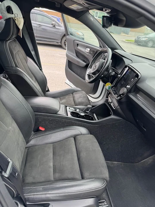 2019 Volvo XC40 - Image 7 of 10