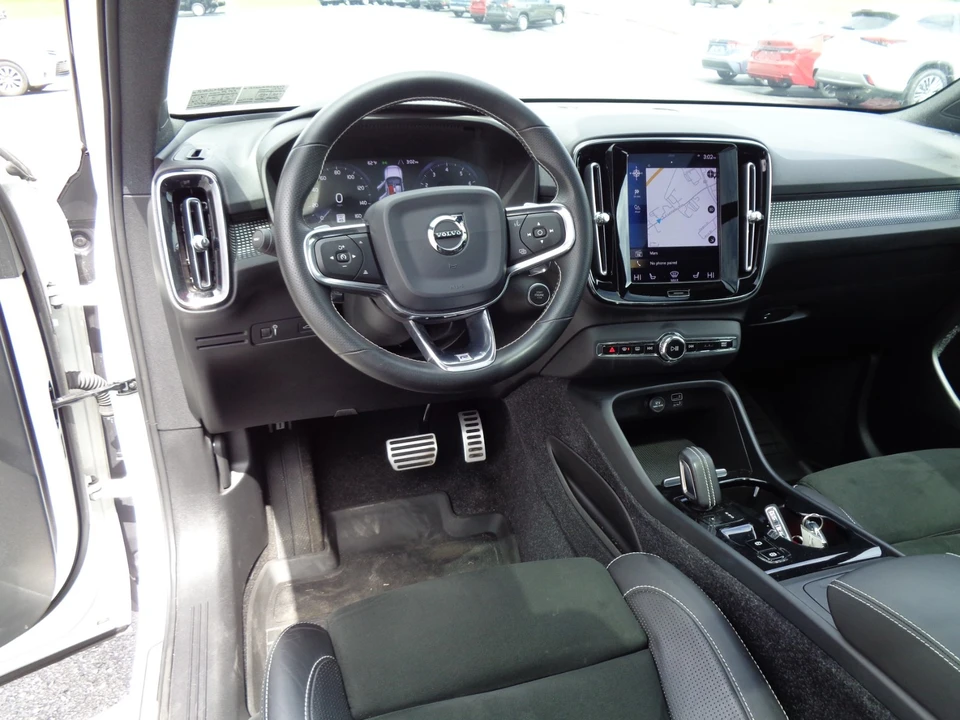 2019 Volvo XC40 - Image 18 of 31