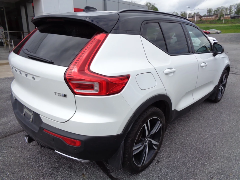 2019 Volvo XC40 - Image 4 of 31