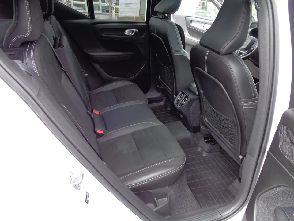 2019 Volvo XC40 - Image 20 of 31