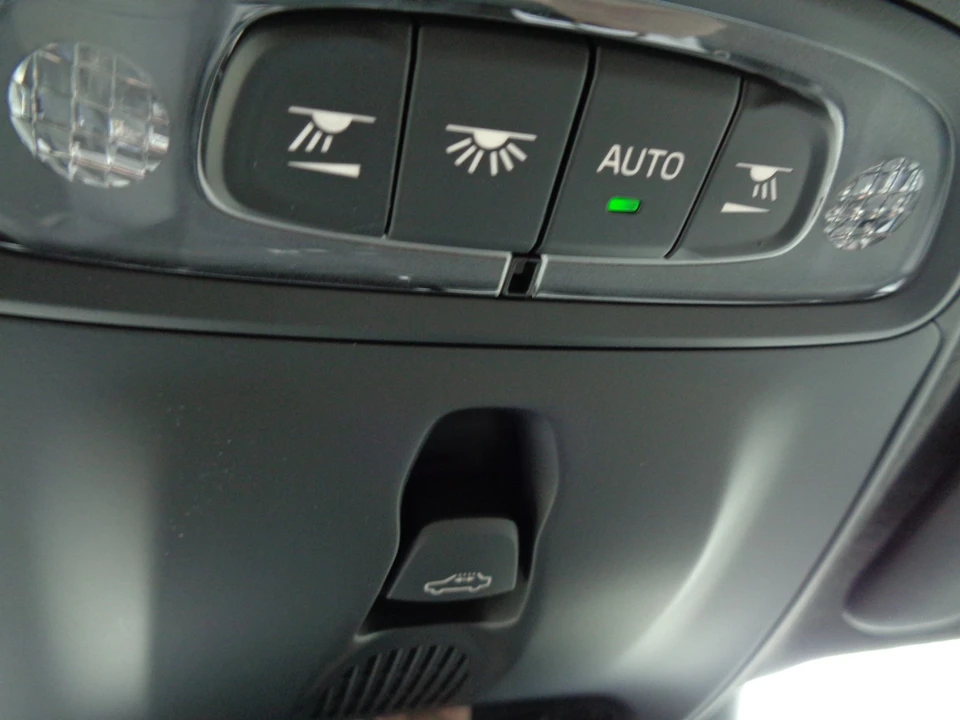 2019 Volvo XC40 - Image 26 of 31