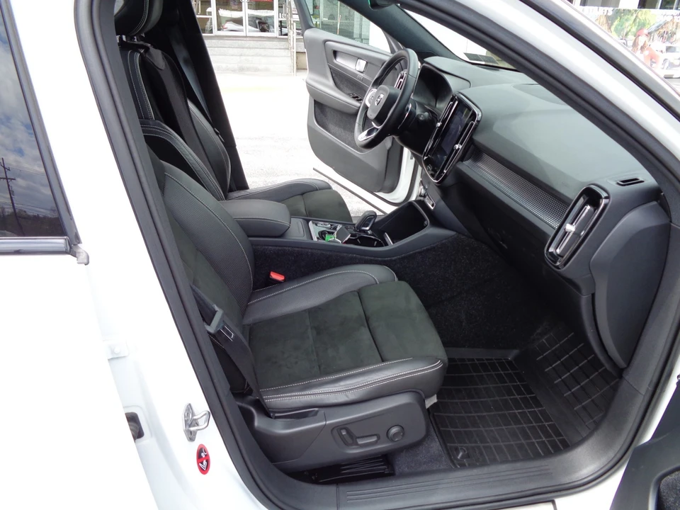 2019 Volvo XC40 - Image 21 of 31