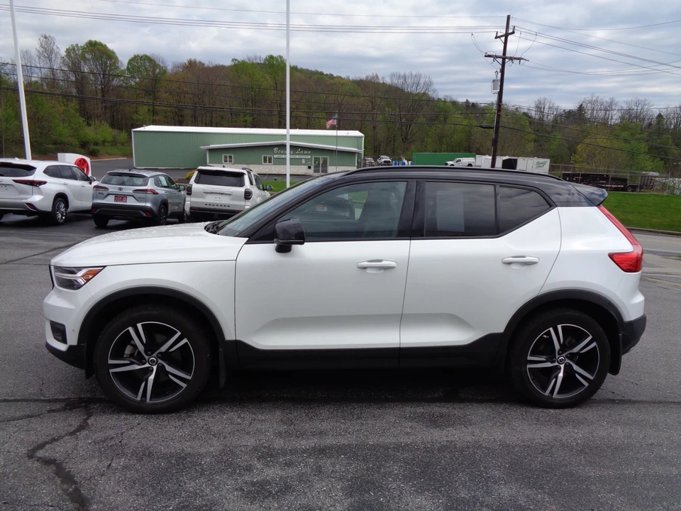2019 Volvo XC40 - Image 7 of 31