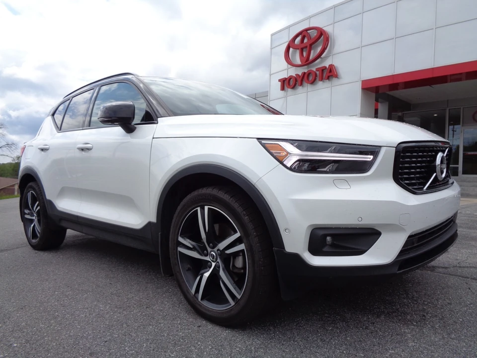 2019 Volvo XC40 - Image 2 of 31