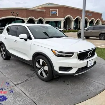 2019 Volvo XC40 Momentum