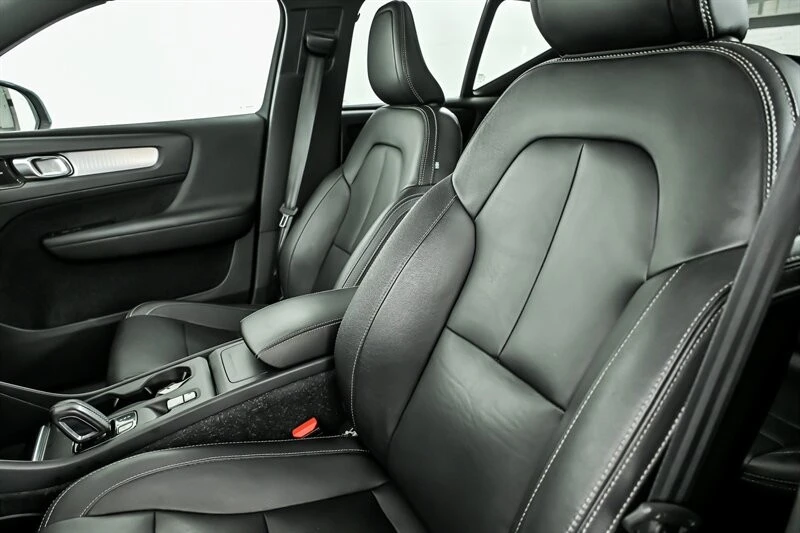 2019 Volvo XC40 - Image 17 of 29