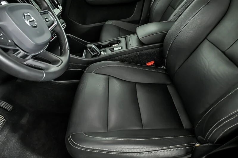 2019 Volvo XC40 - Image 16 of 29