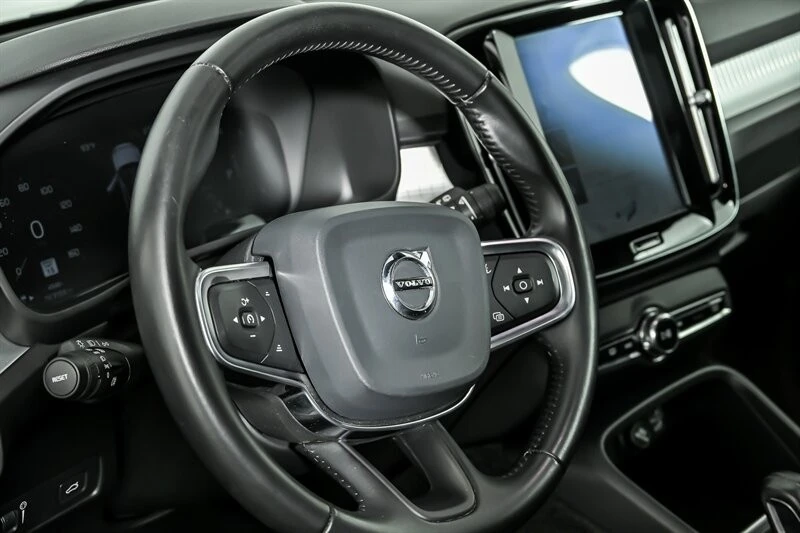 2019 Volvo XC40 - Image 20 of 29