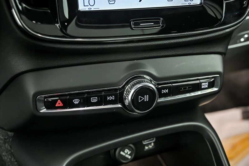 2019 Volvo XC40 - Image 27 of 29