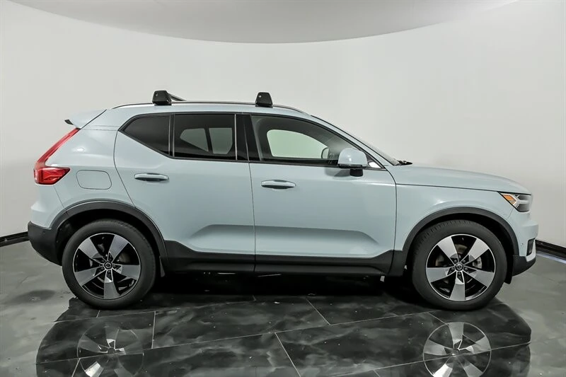 2019 Volvo XC40 - Image 10 of 29