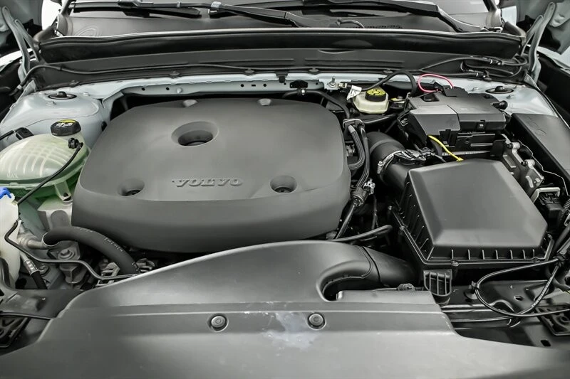 2019 Volvo XC40 - Image 12 of 29