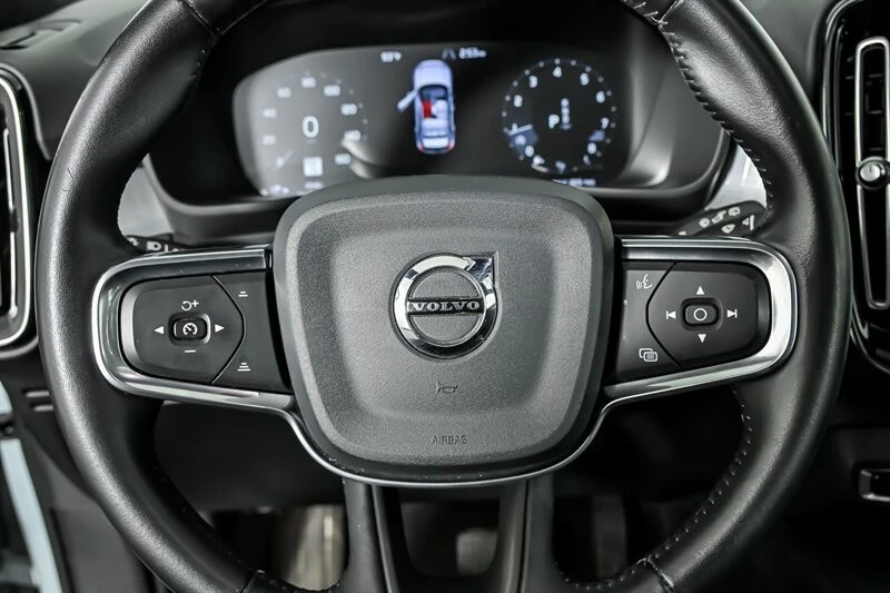 2019 Volvo XC40 - Image 23 of 29