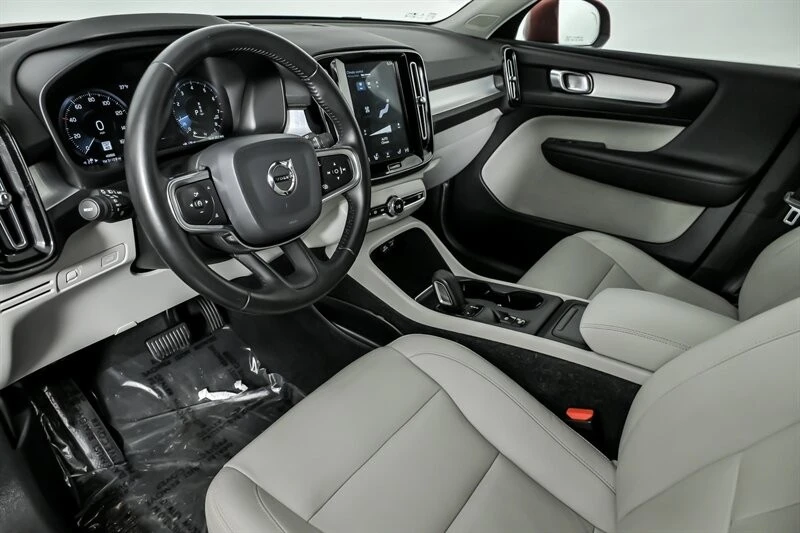2019 Volvo XC40 - Image 19 of 21