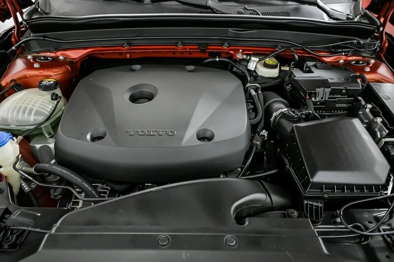 2019 Volvo XC40 - Image 16 of 21