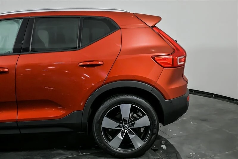 2019 Volvo XC40 - Image 8 of 21