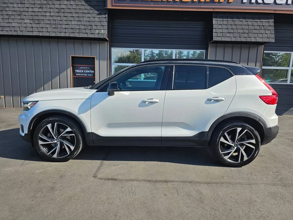 2019 Volvo XC40 - Image 2 of 20
