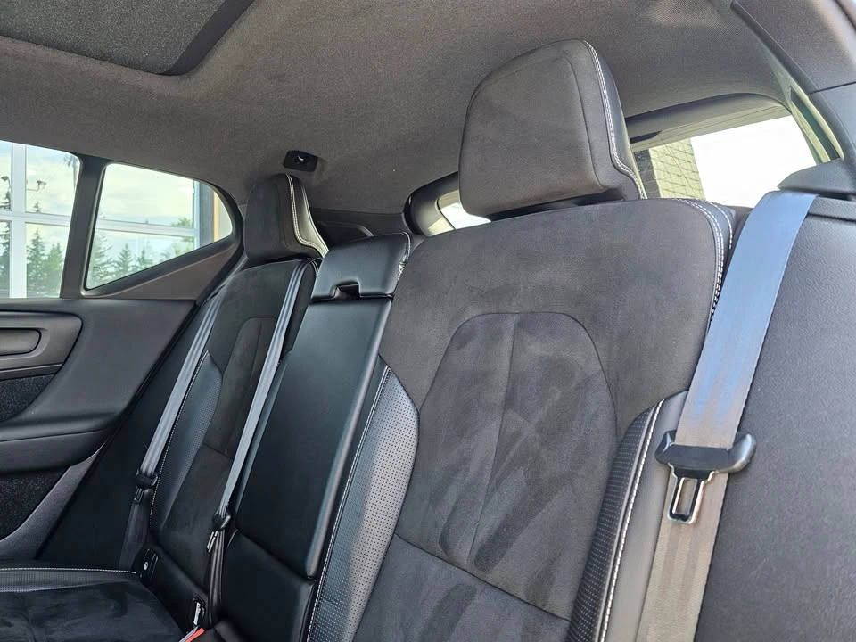 2019 Volvo XC40 - Image 19 of 20