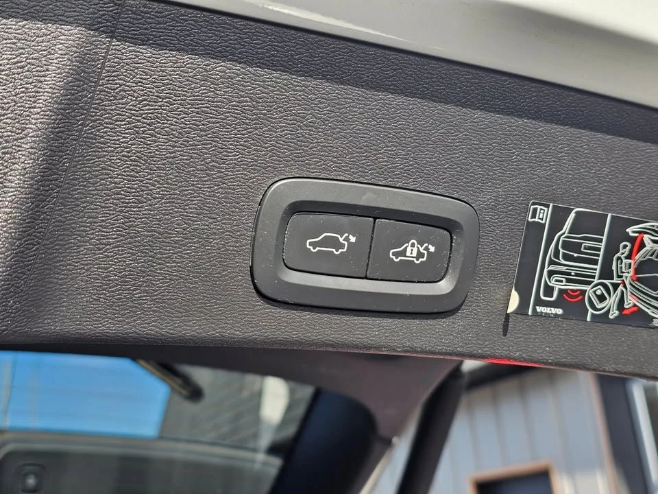 2019 Volvo XC40 - Image 17 of 20
