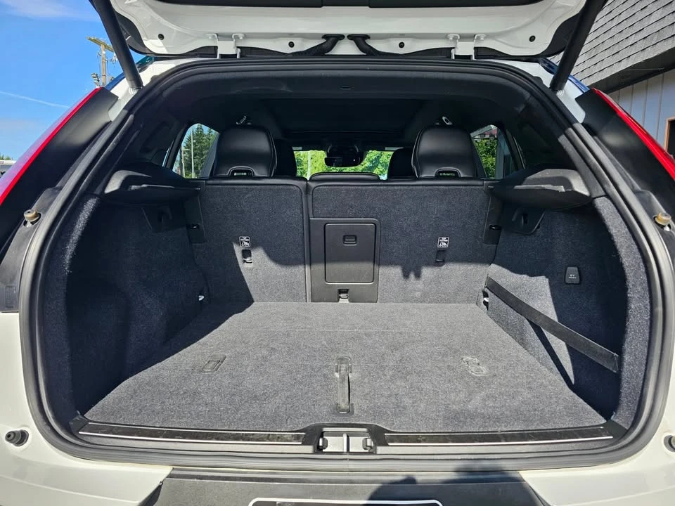 2019 Volvo XC40 - Image 16 of 20