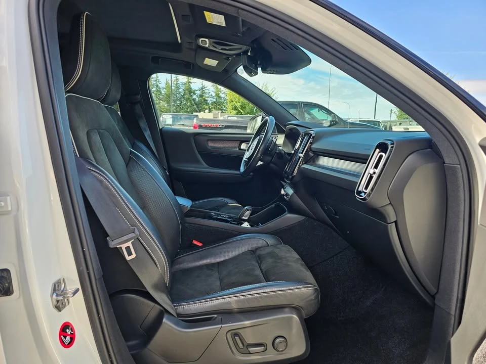 2019 Volvo XC40 - Image 10 of 20