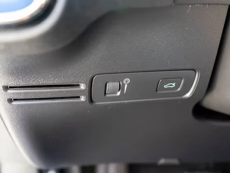 2019 Volvo XC40 - Image 16 of 19