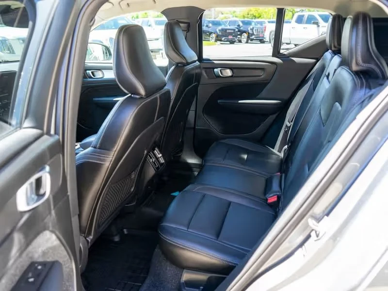 2019 Volvo XC40 - Image 11 of 19