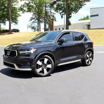 2019 Volvo XC40 T5 Momentum
