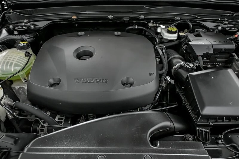 2019 Volvo XC40 - Image 16 of 21