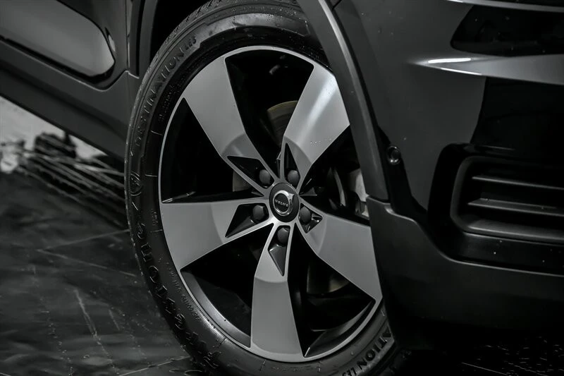2019 Volvo XC40 - Image 3 of 21