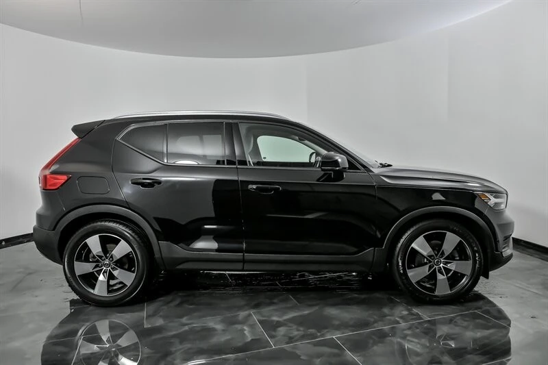 2019 Volvo XC40 - Image 13 of 21