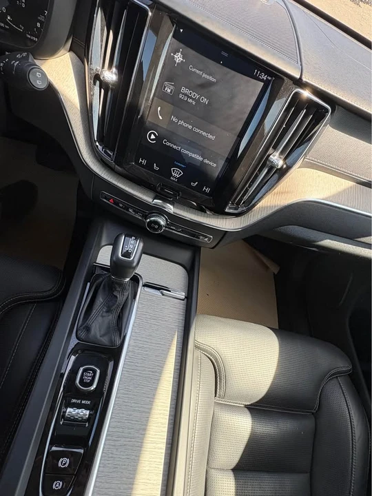 2019 Volvo XC60 2nd Gen - Image 15 of 18