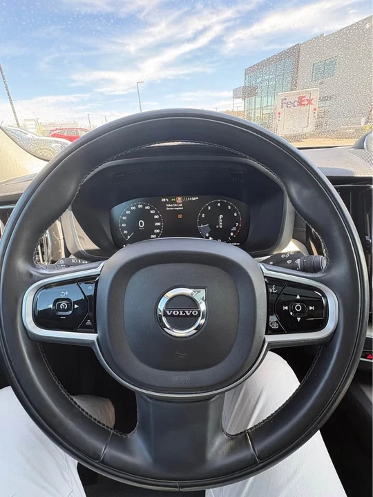 2019 Volvo XC60 2nd Gen - Image 16 of 18